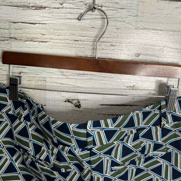 Ann Taylor shorts green black size  8 - Picture 8 of 9